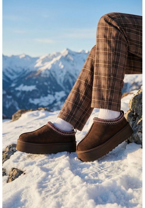 Chodaki Brązowe Z Haftem Na...